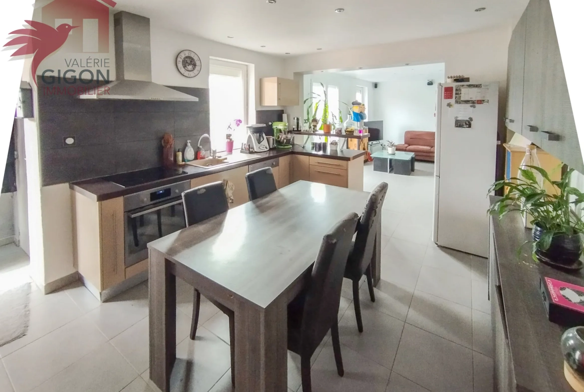 Maison rénovée avec jardin et annexes à Exincourt - 99 m² 