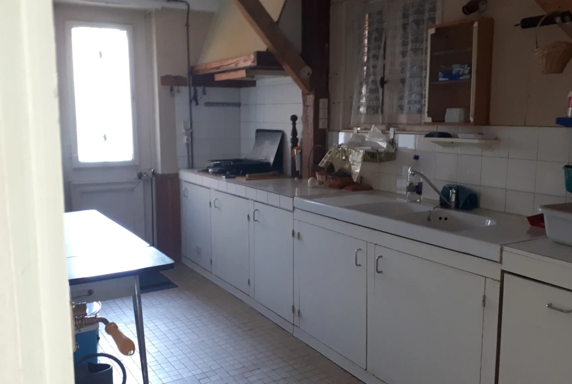 Charmante maison de 137 m² avec annexe et grand jardin à Les Ormes 