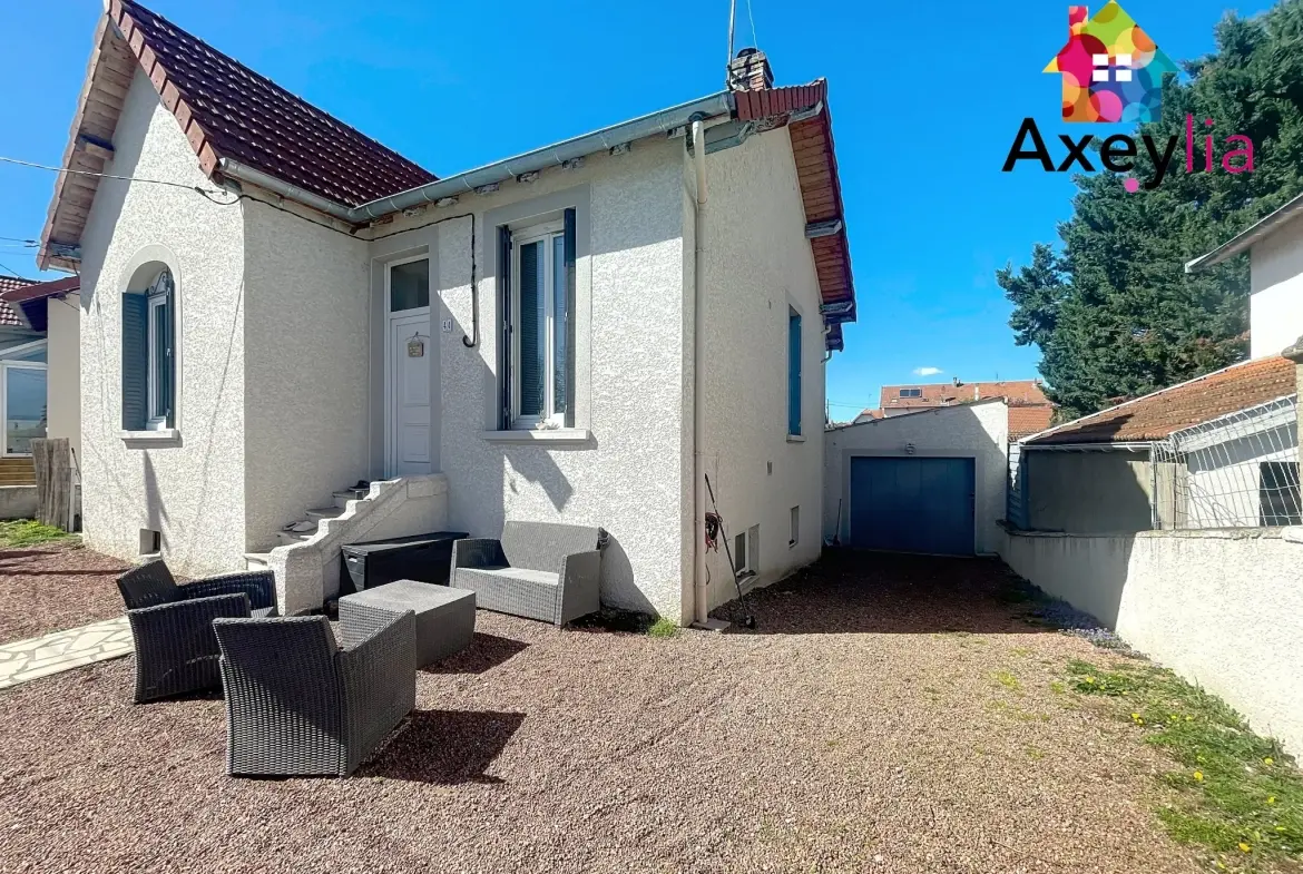 Maison à Riorges avec terrain, piscine et garage – rénovation récente 