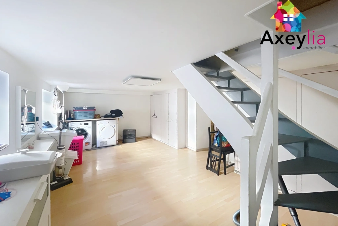 Maison à Riorges avec terrain, piscine et garage – rénovation récente 