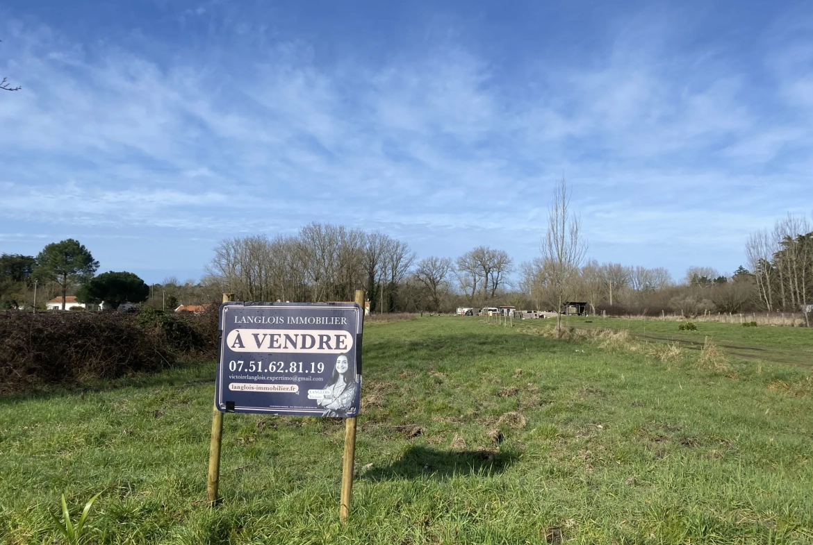 Terrain de loisirs de 2 600 m² à Saint-Hilaire-de-Riez - Exclu 