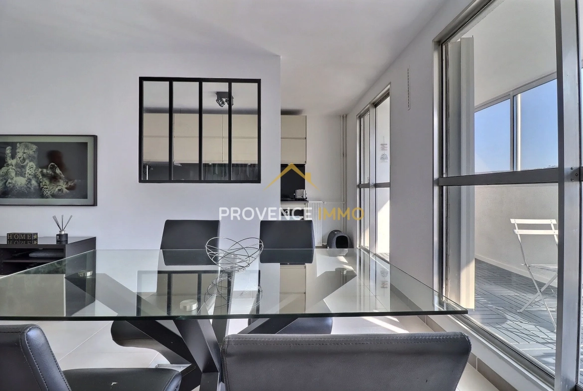 Appartement T2 rénové avec terrasse à Vitrolles – Belle opportunité 