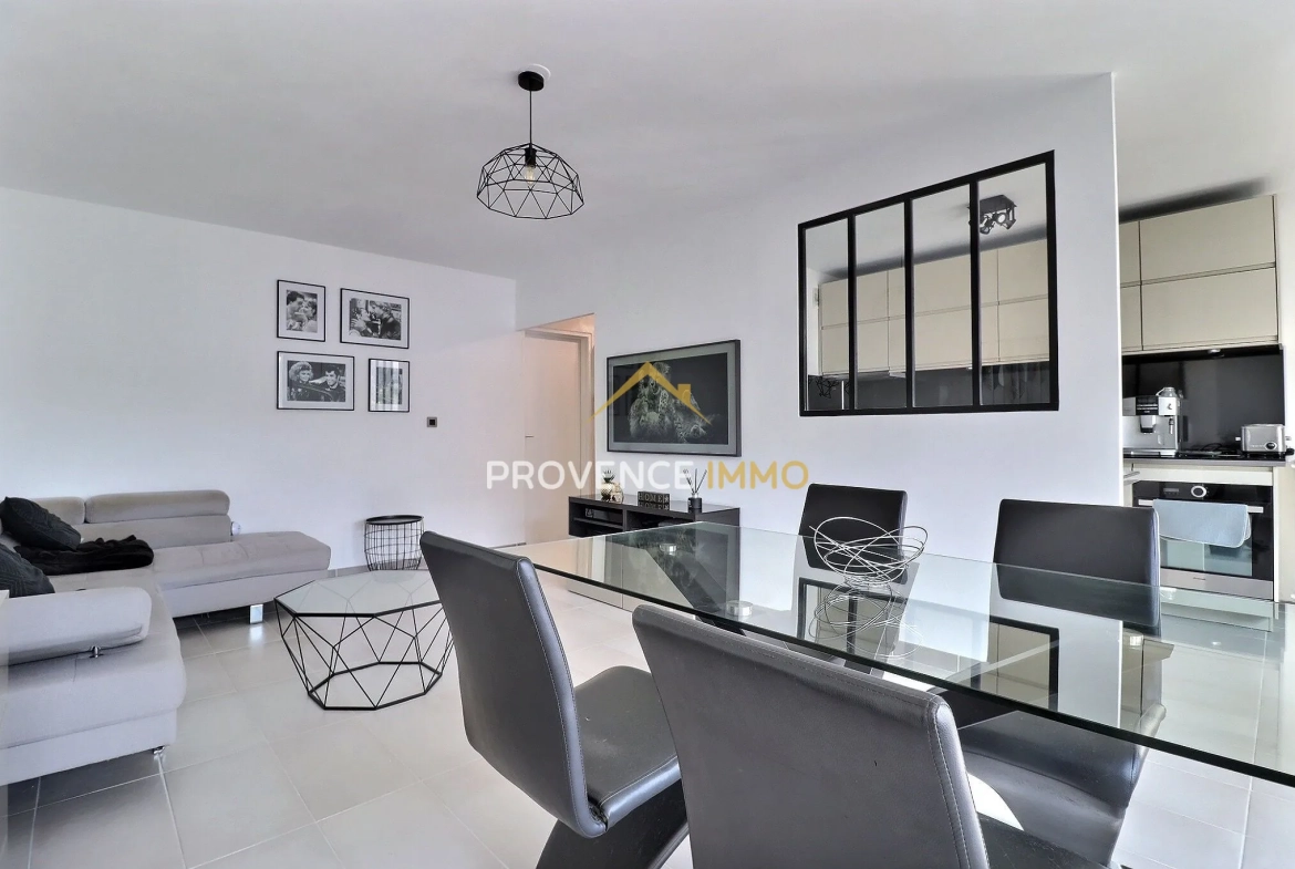 Appartement T2 rénové avec terrasse à Vitrolles – Belle opportunité 