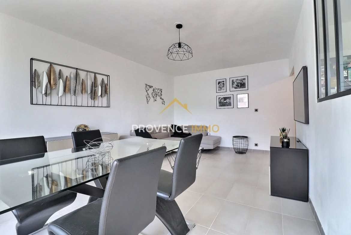 Appartement T2 rénové avec terrasse à Vitrolles – Belle opportunité 