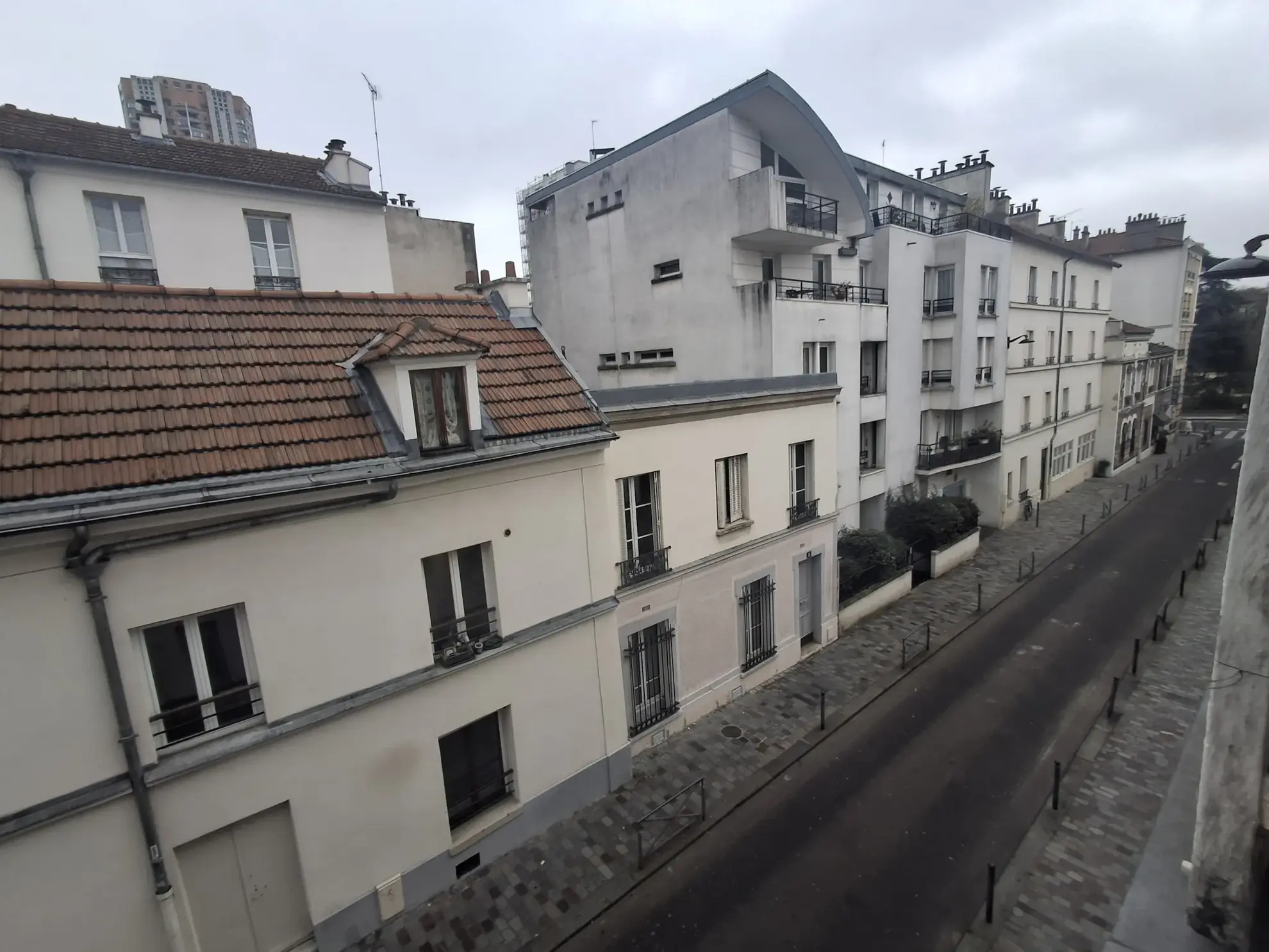 Studio à vendre Paris 13 face au parc de Choisy avec cave en dernier étage 