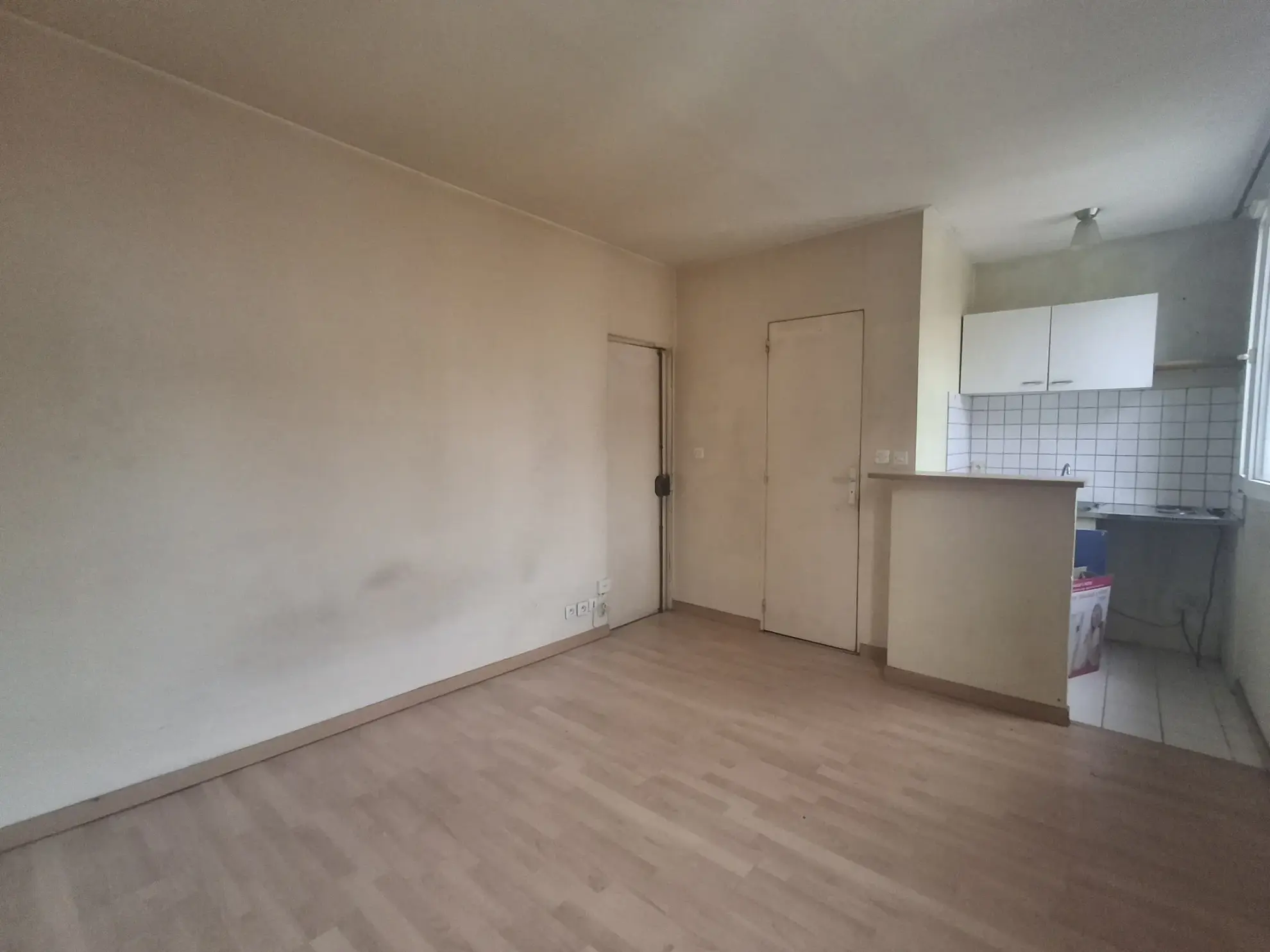 Studio à vendre Paris 13 face au parc de Choisy avec cave en dernier étage 