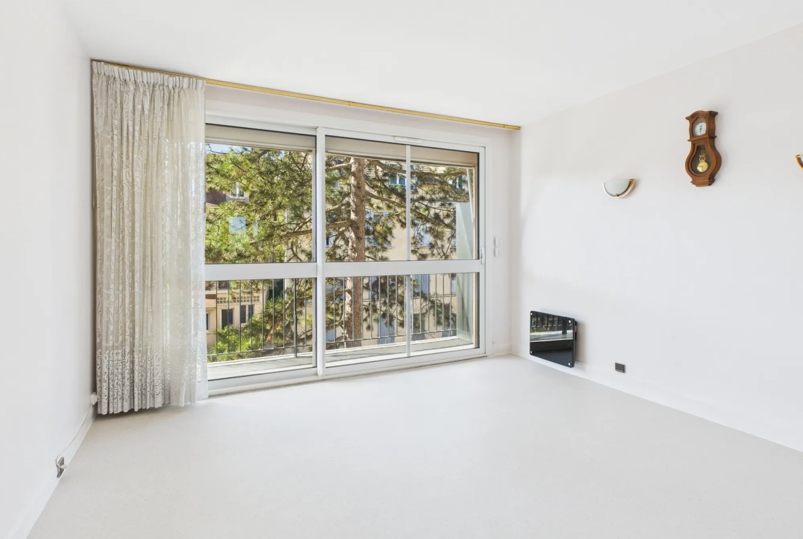 Appartement 3 pièces lumineux avec balcon à Corbeil-Essonnes 