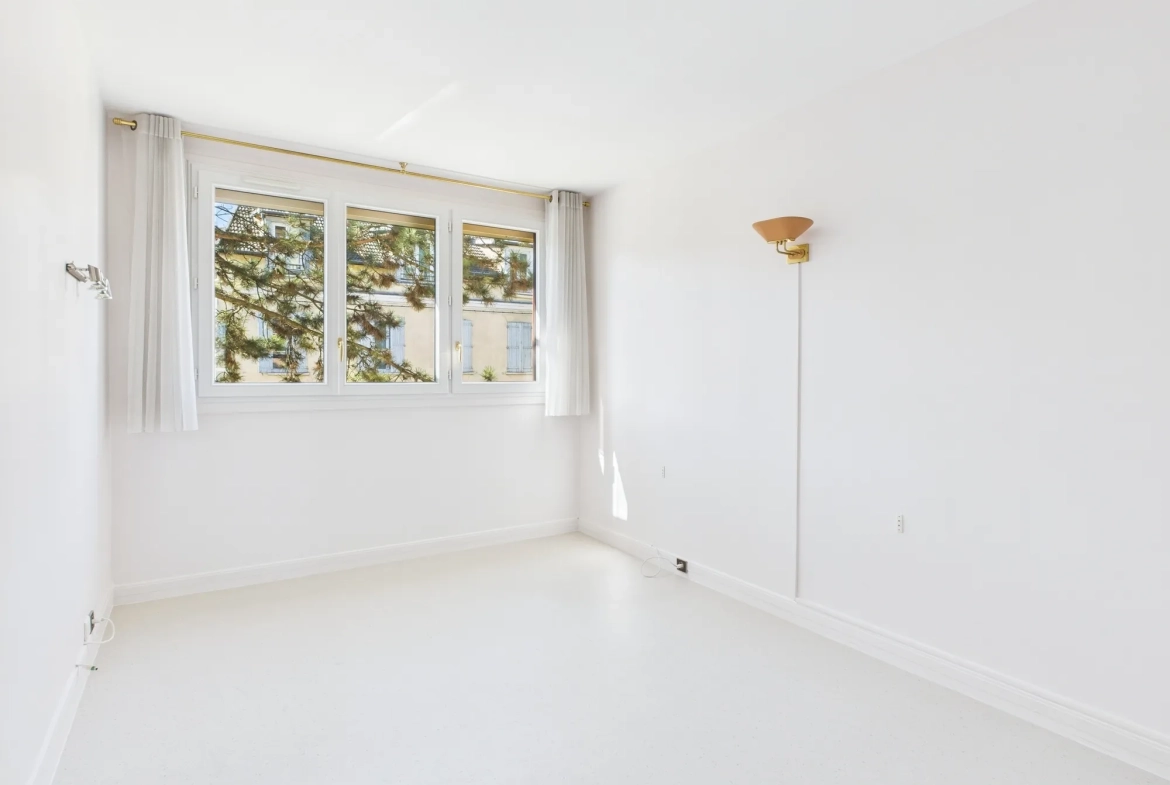 Appartement 3 pièces lumineux avec balcon à Corbeil-Essonnes 