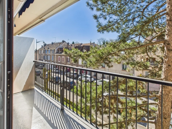 Appartement 3 pièces lumineux avec balcon à Corbeil-Essonnes 