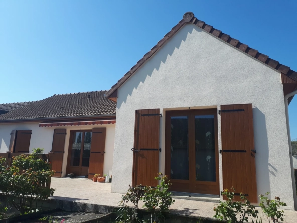 Maison spacieuse avec terrasse et grand jardin à Buxeuil - 148 m²