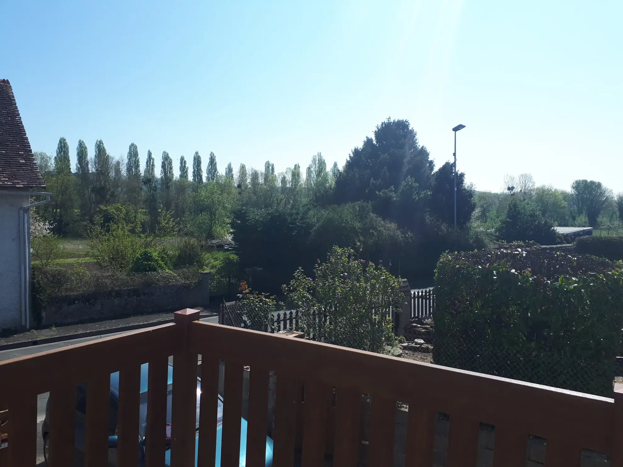 Maison spacieuse avec terrasse et grand jardin à Buxeuil - 148 m² 