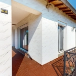 Appartement spacieux de 6 pièces avec jardin et panneaux photovoltaïques à Frouzins