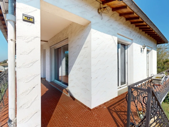 Appartement spacieux de 6 pièces avec jardin et panneaux photovoltaïques à Frouzins