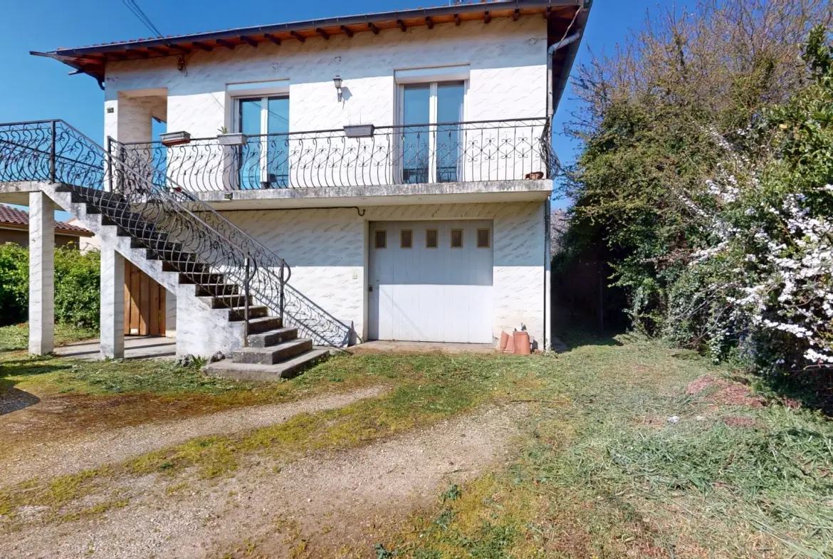Appartement spacieux de 6 pièces avec jardin et panneaux photovoltaïques à Frouzins 