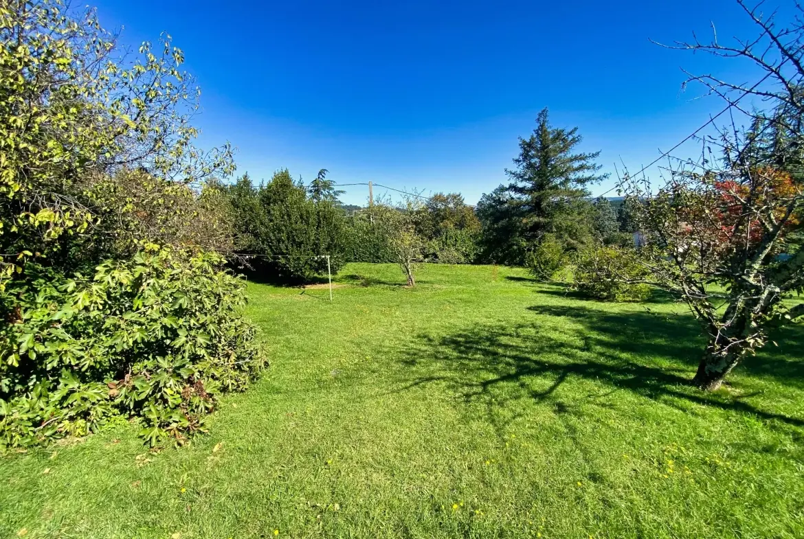 Terrain de 982 m² à vendre à Aubenas, idéal pour construction résidentielle 