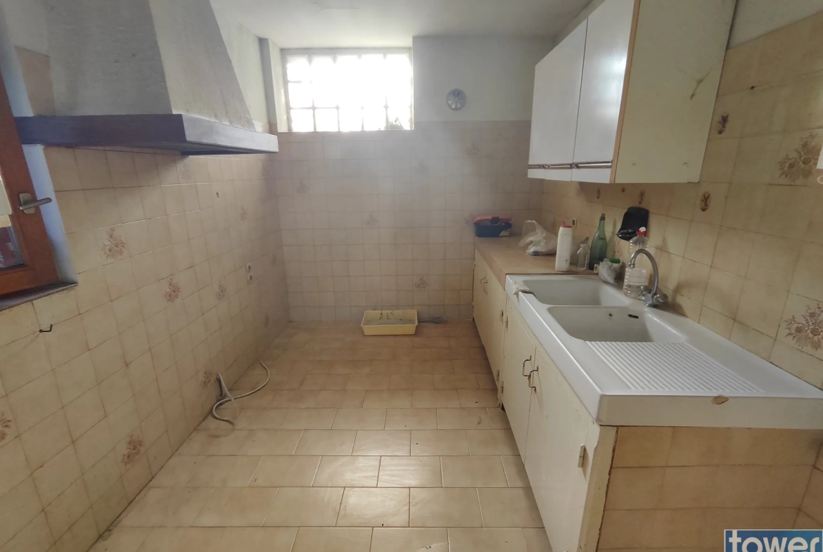 Grande maison à rénover de 120 m² proche de Lagrasse dans le sud de la France 