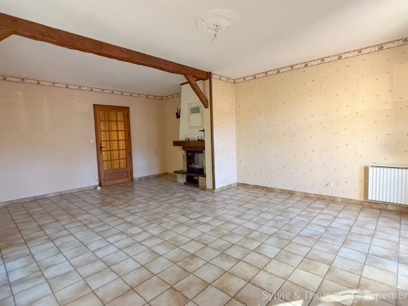 Maison de plain-pied à Orange - 80 m², 2 chambres, jardin, garage et véranda 