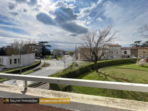 Appartement T4 avec balcon, cave et parking à Grigny-sur-Rhône 