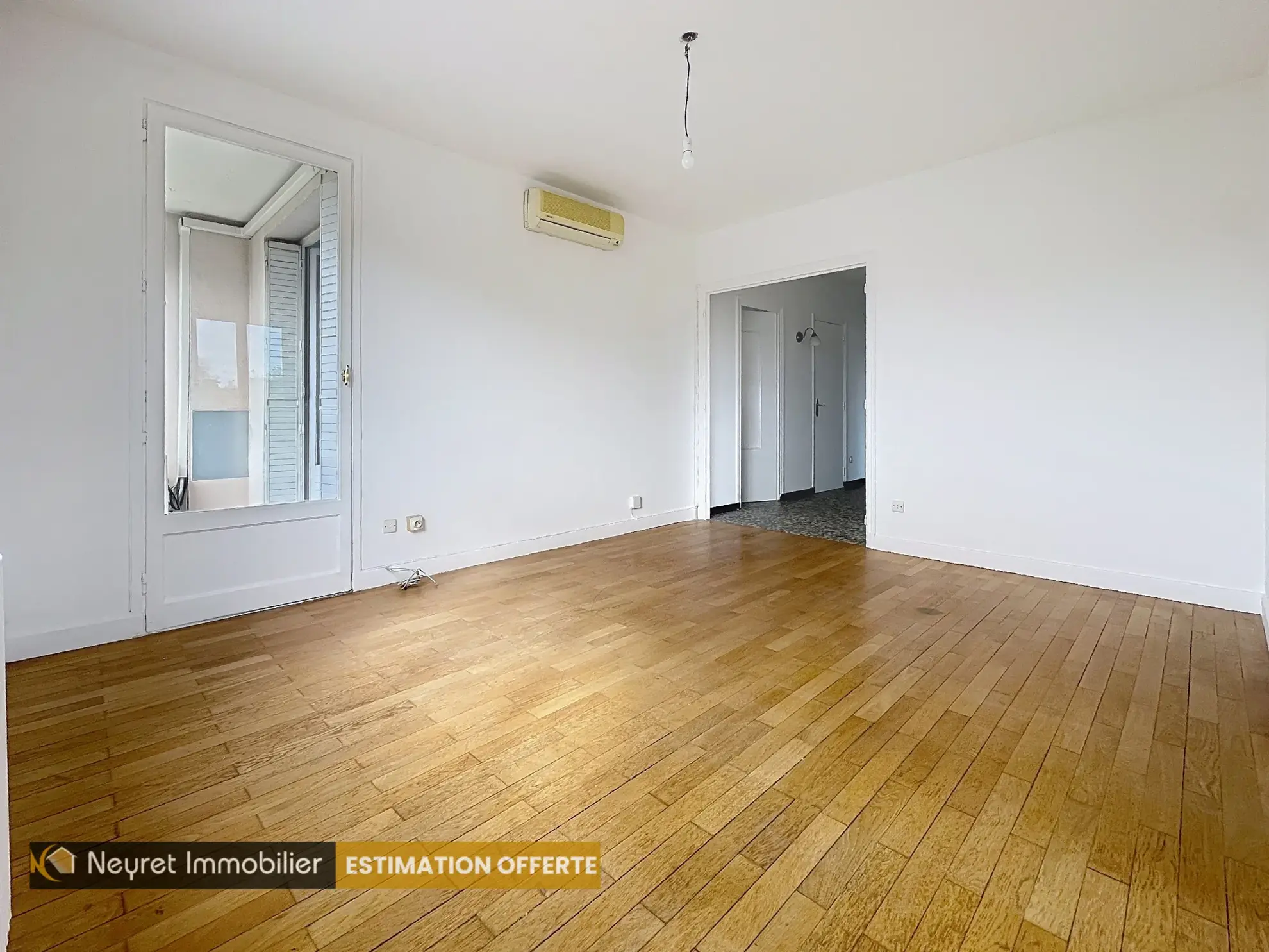 Appartement T4 avec balcon, cave et parking à Grigny-sur-Rhône 