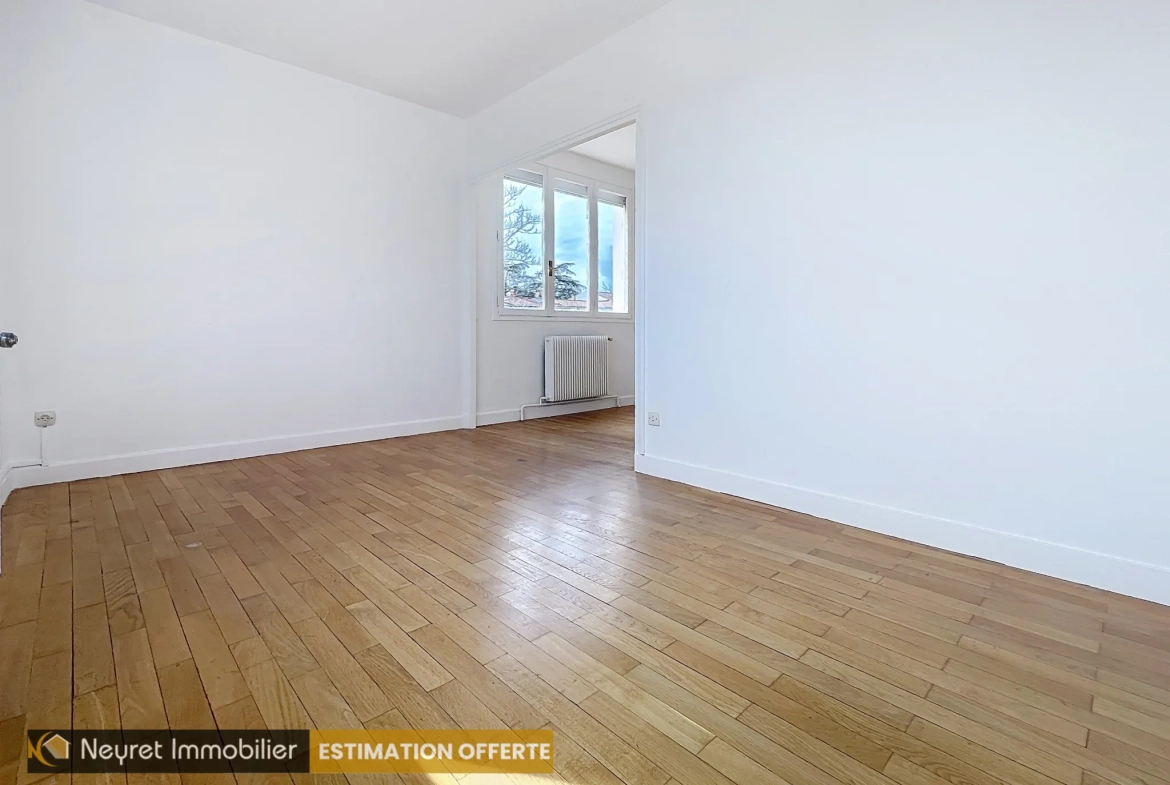 Appartement T4 avec balcon, cave et parking à Grigny-sur-Rhône 