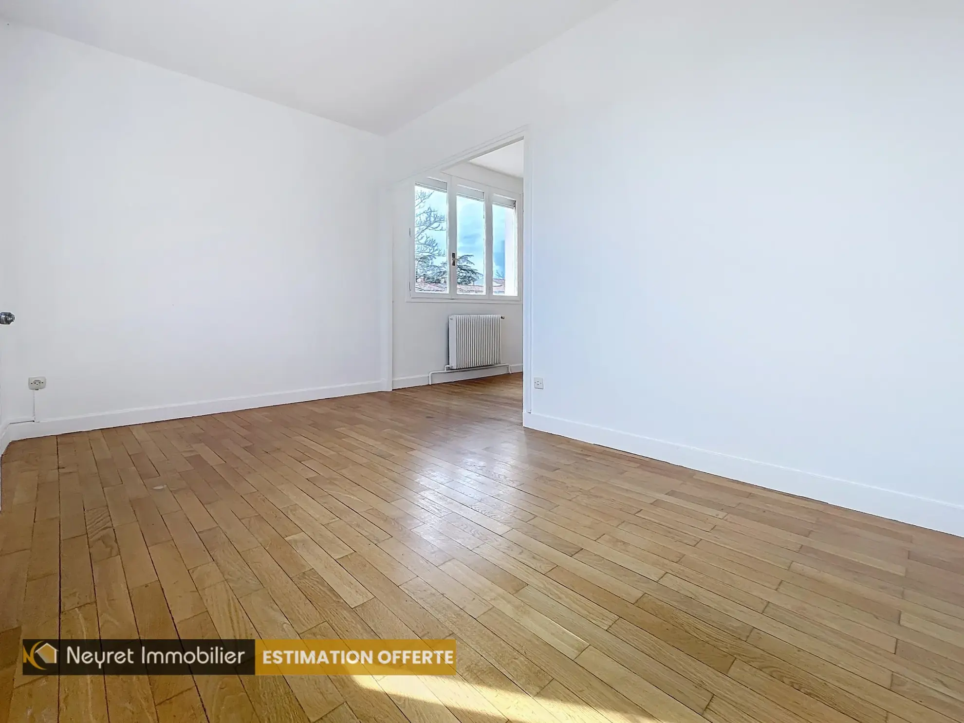 Appartement T4 avec balcon, cave et parking à Grigny-sur-Rhône 