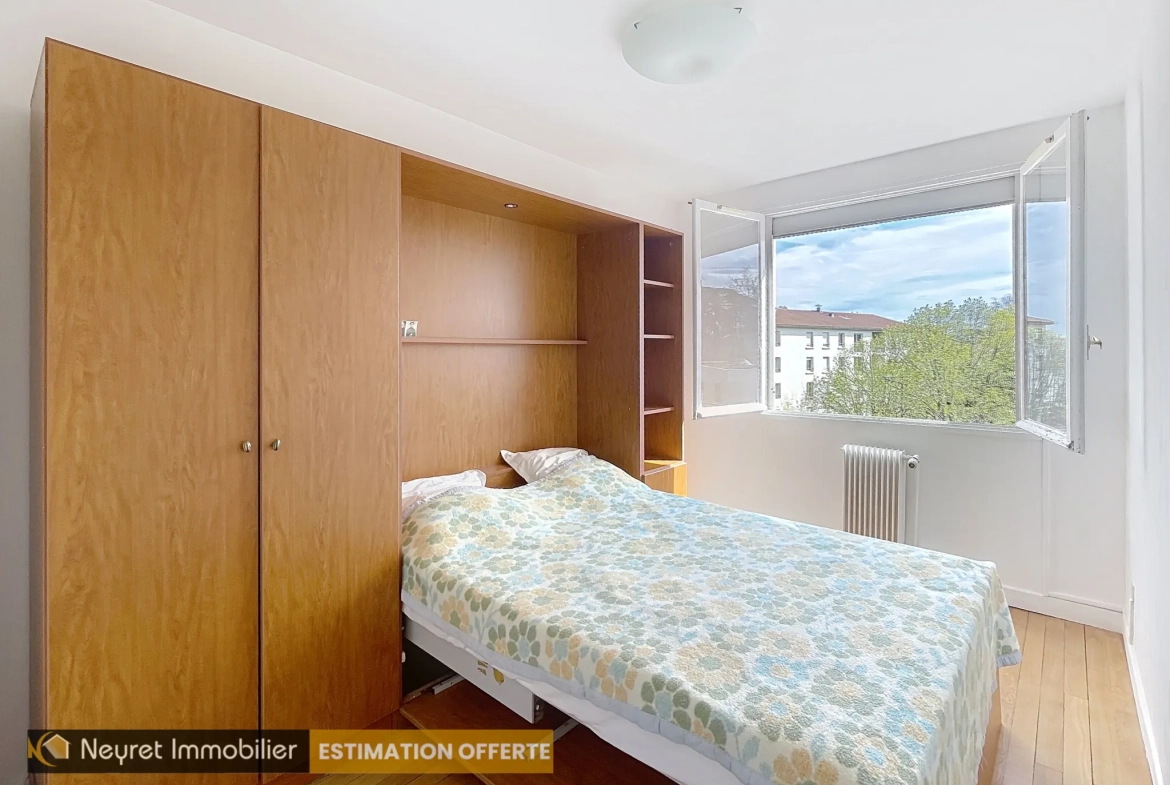 Appartement T4 avec balcon, cave et parking à Grigny-sur-Rhône 