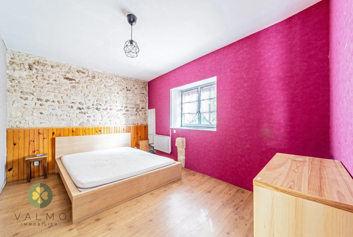 Maison de ville à Maule (78) avec potentiel de rénovation et 4 chambres 
