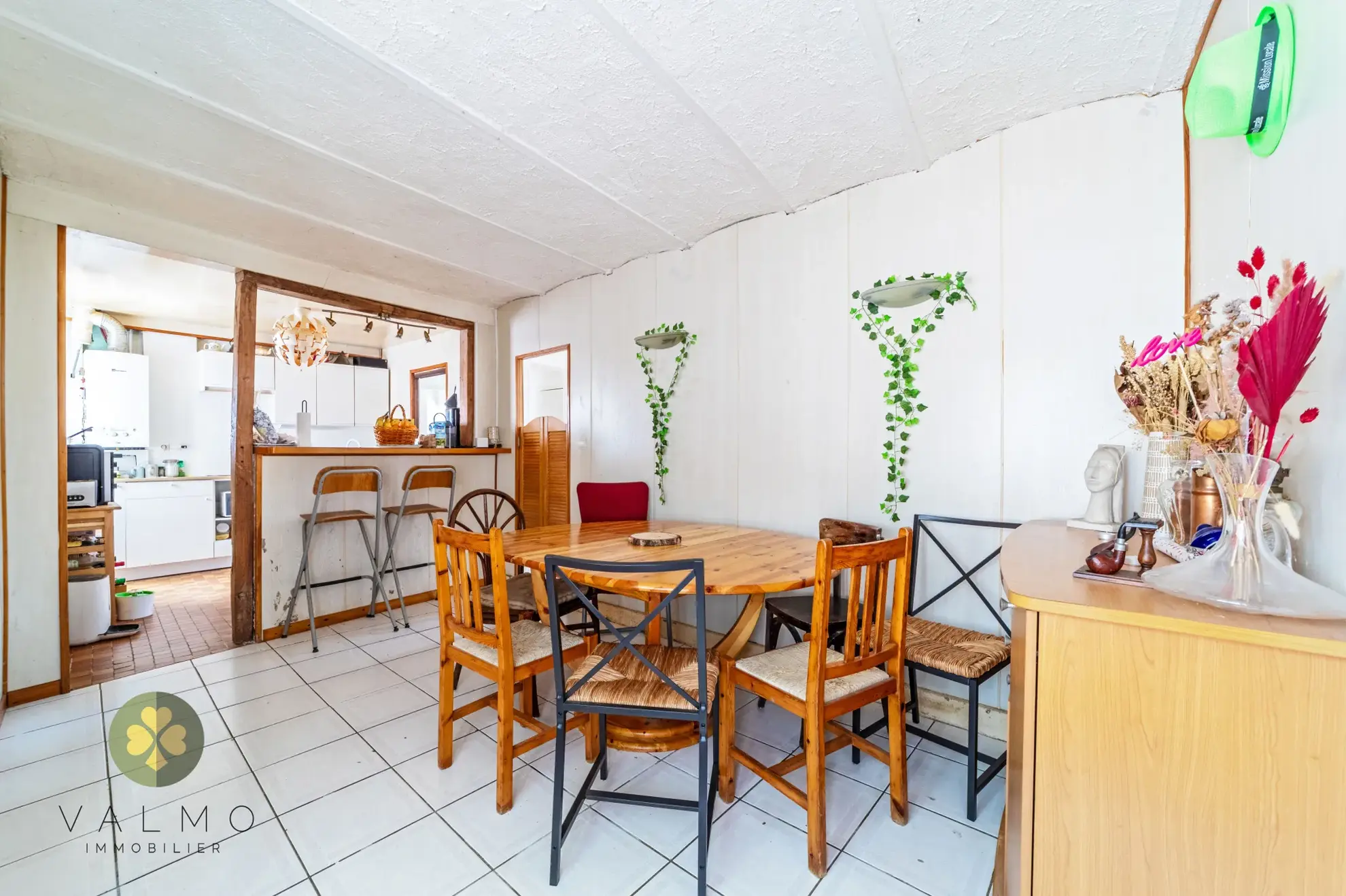 Maison de ville à Maule (78) avec potentiel de rénovation et 4 chambres 