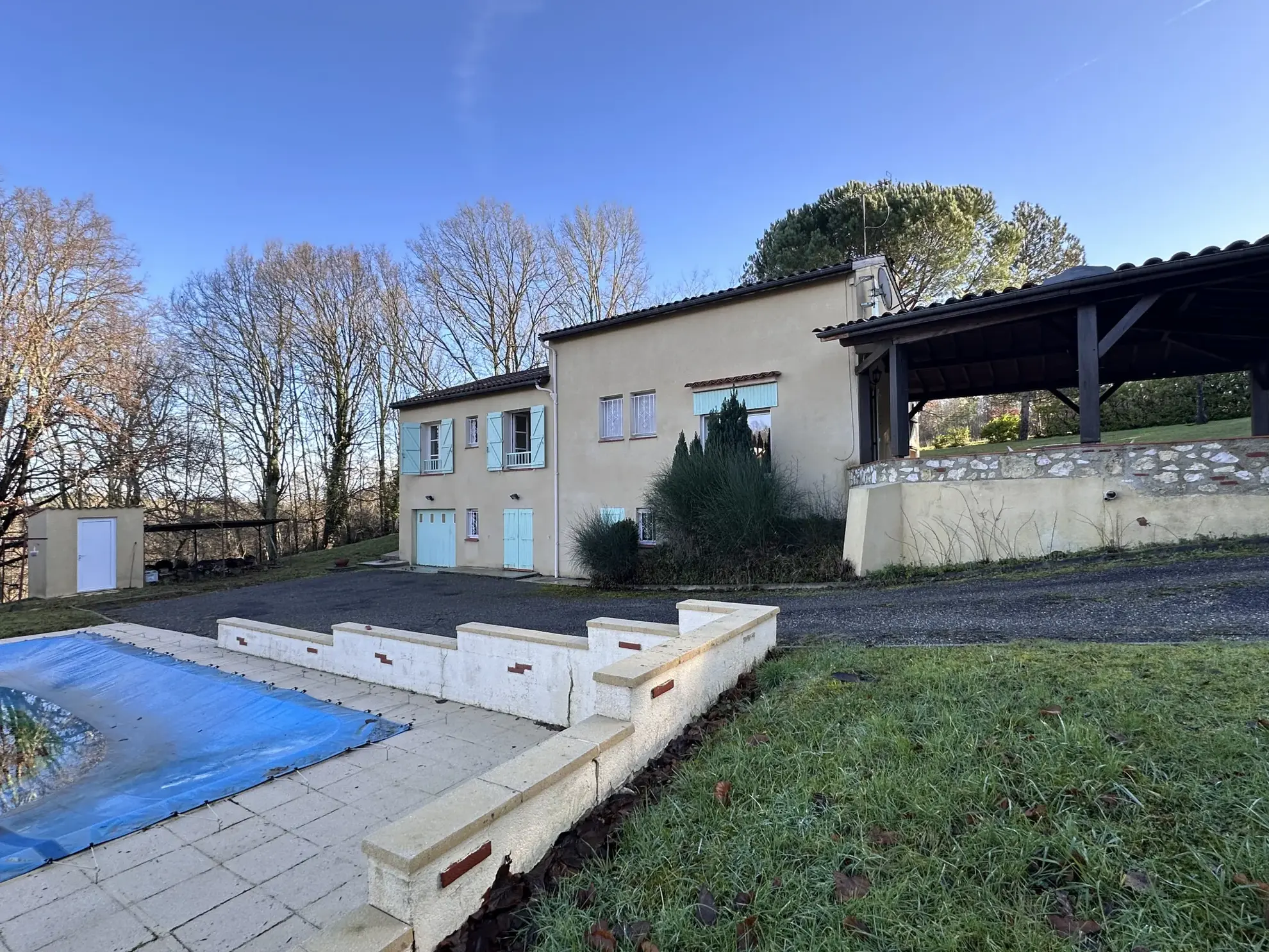 Charmante maison à Pujols avec piscine, vue campagne et grand jardin - Calme et confort 