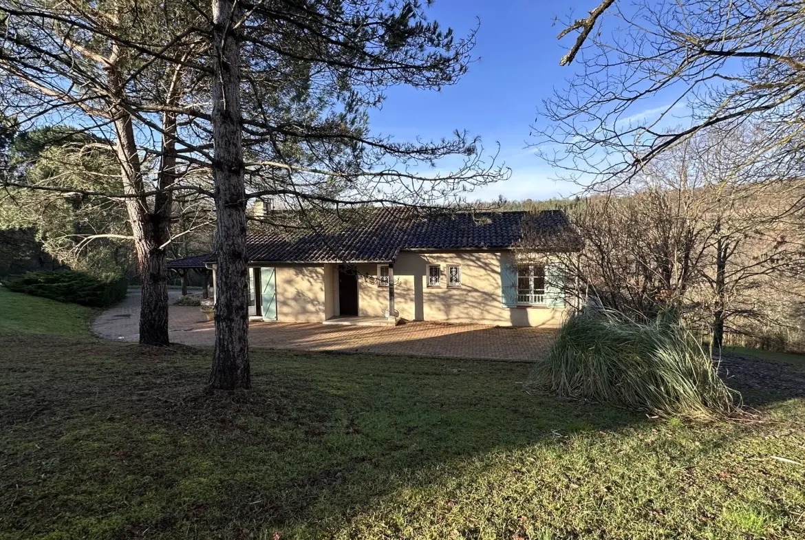 Charmante maison à Pujols avec piscine, vue campagne et grand jardin - Calme et confort 