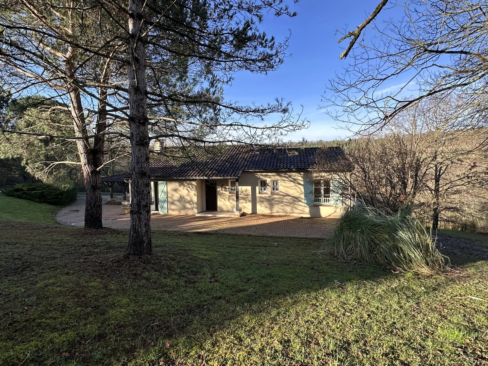 Charmante maison à Pujols avec piscine, vue campagne et grand jardin - Calme et confort 