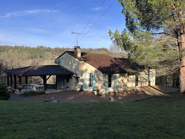 Charmante maison à Pujols avec piscine, vue campagne et grand jardin - Calme et confort
