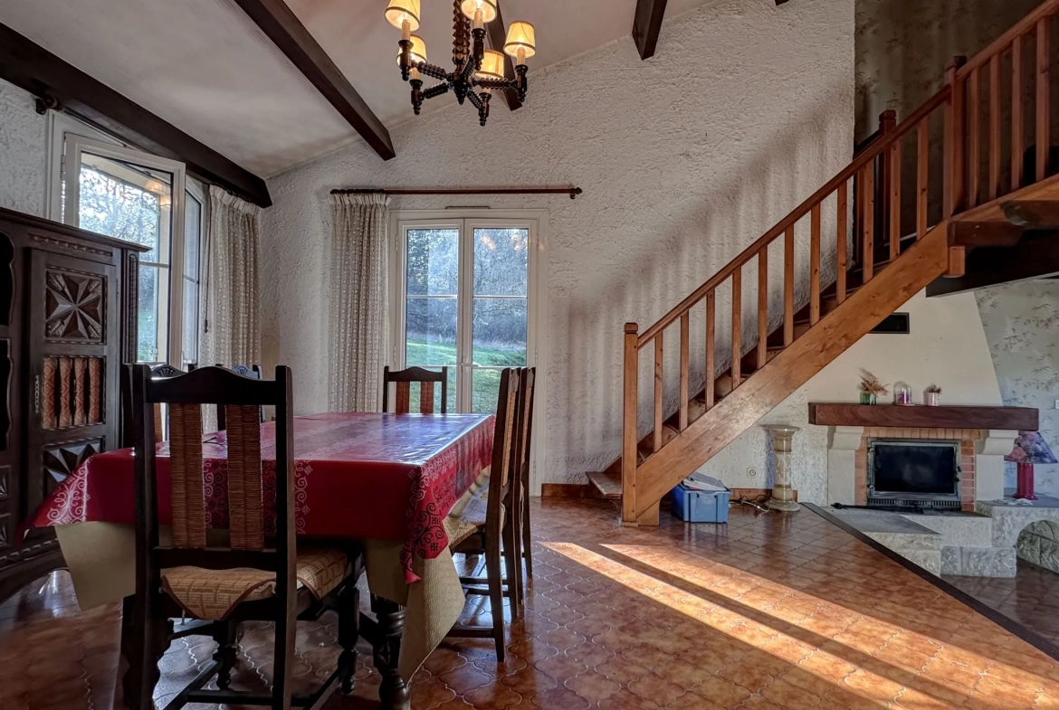 Charmante maison à Pujols avec piscine, vue campagne et grand jardin - Calme et confort 