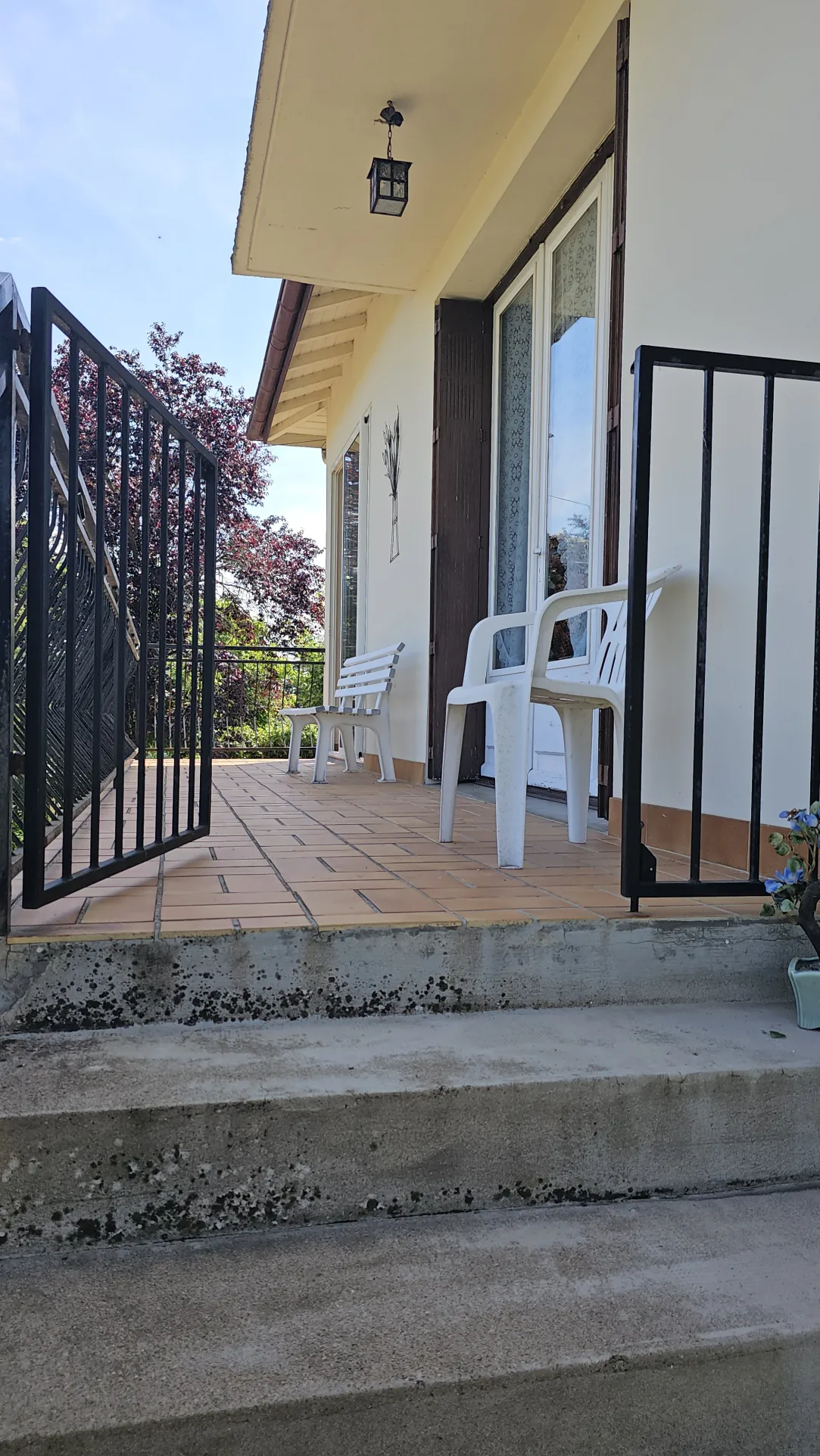 Belle maison 4 chambres avec sous-sol et jardin clos à Villeton 