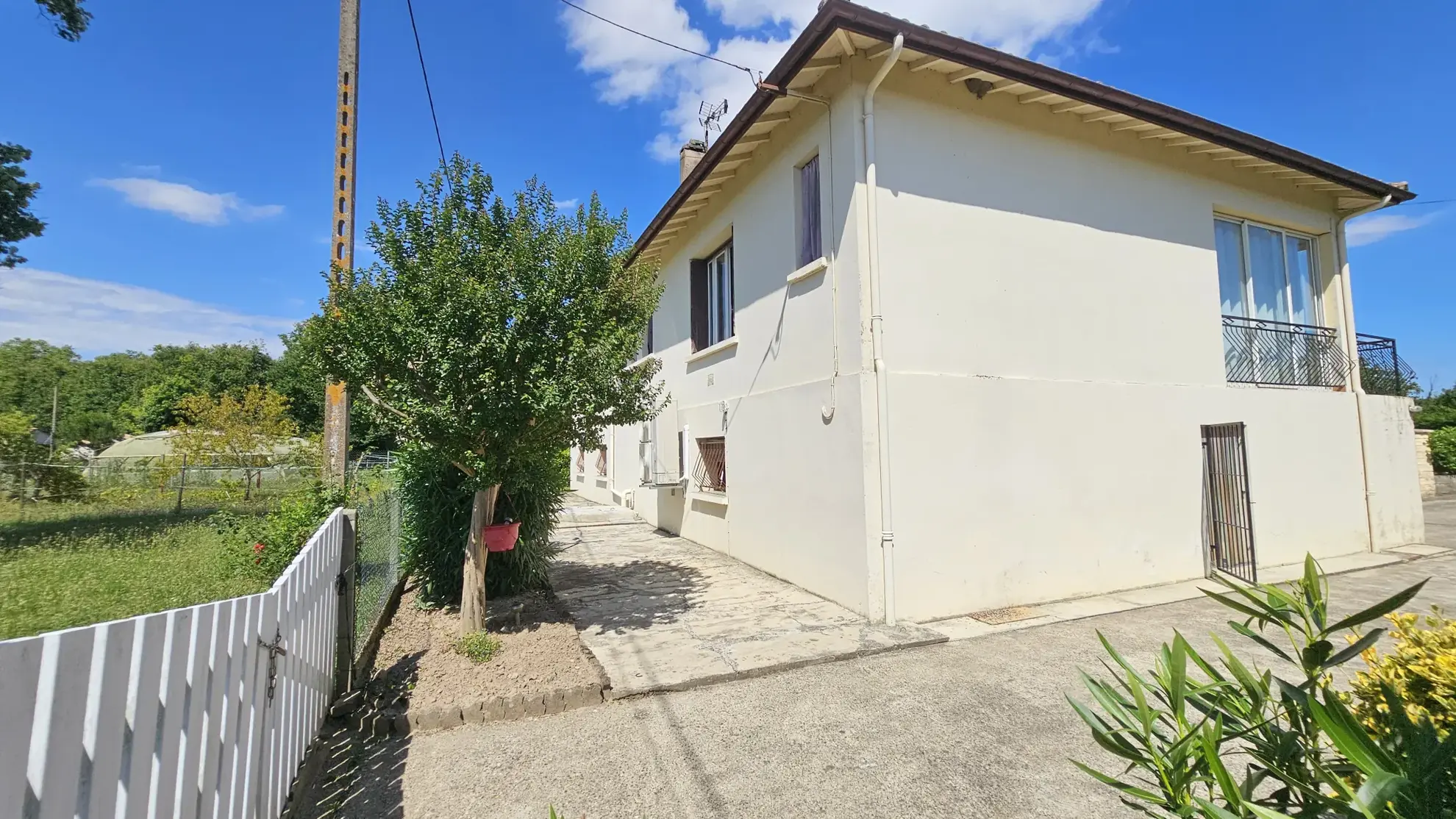 Belle maison 4 chambres avec sous-sol et jardin clos à Villeton 