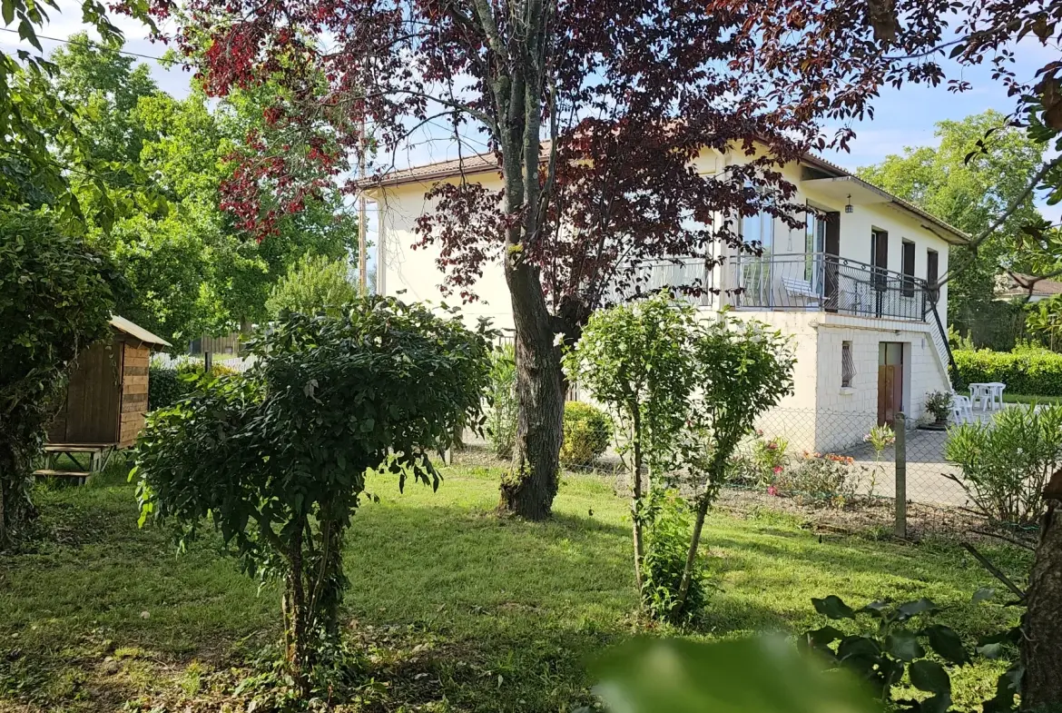 Belle maison 4 chambres avec sous-sol et jardin clos à Villeton 