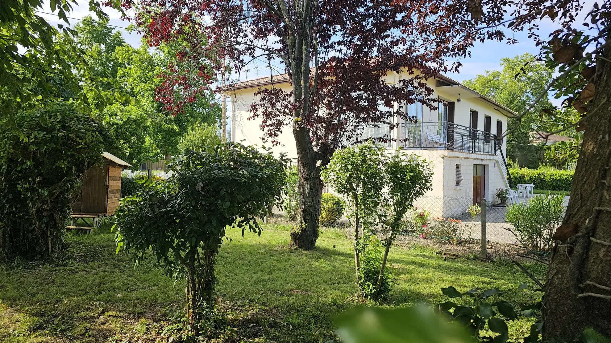 Belle maison 4 chambres avec sous-sol et jardin clos à Villeton 