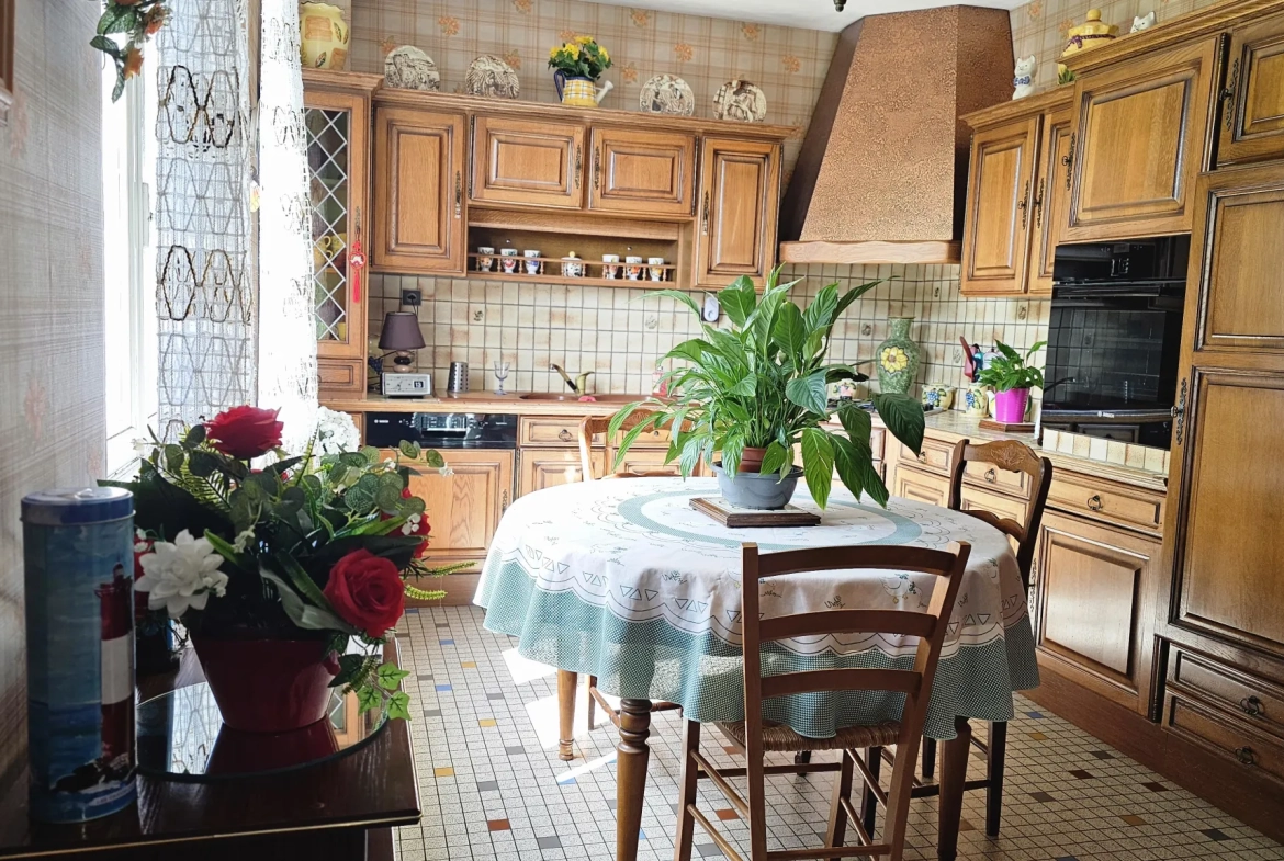 Belle maison 4 chambres avec sous-sol et jardin clos à Villeton 