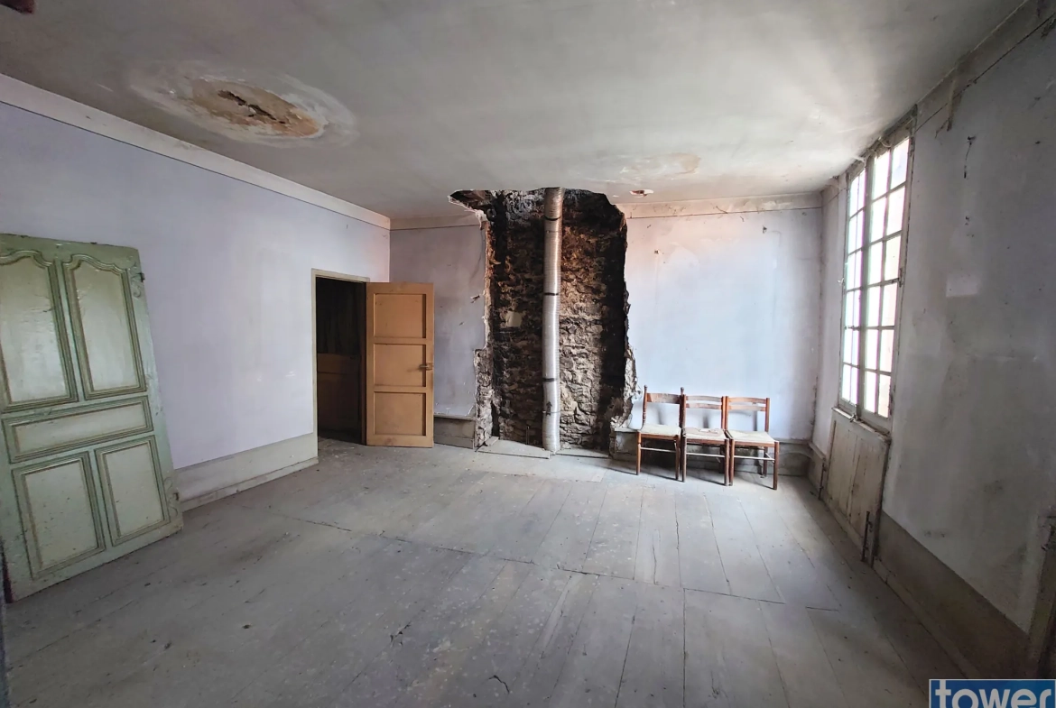 Immeuble à rénover de 350 m² à Villefranche de Rouergue 