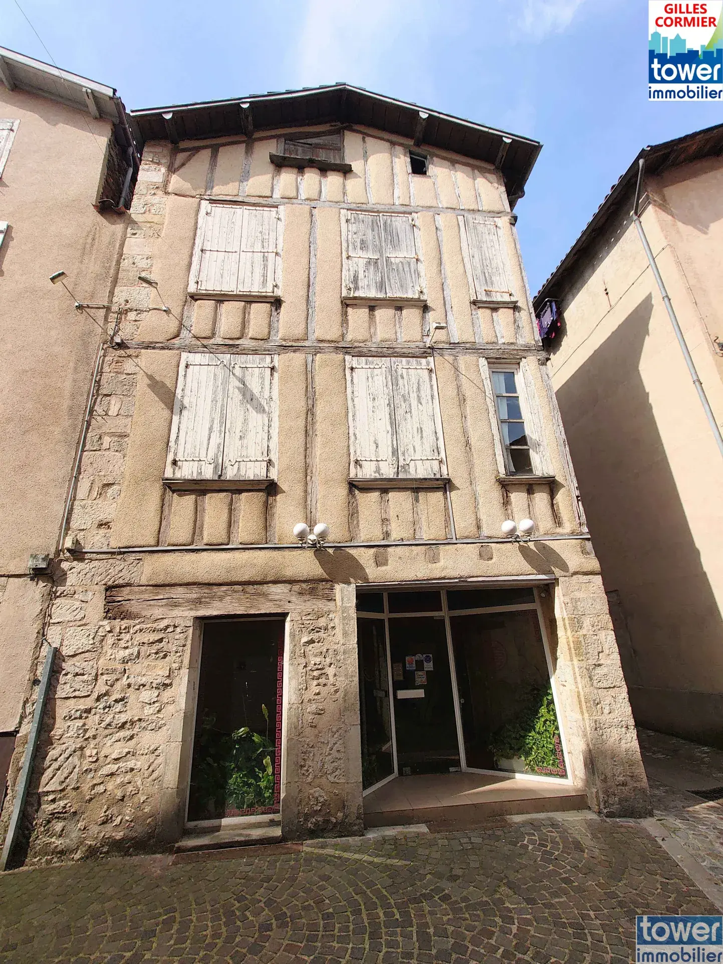 Immeuble à rénover de 350 m² à Villefranche de Rouergue 