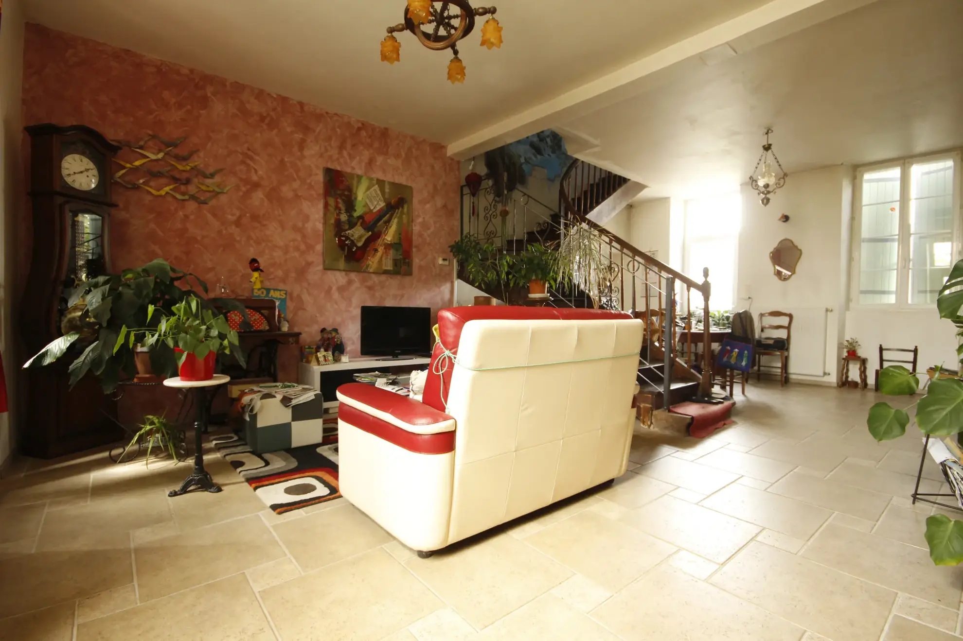 Maison rénovée de 230 m² à Sainte-Gemme, idéal pour profession libérale 