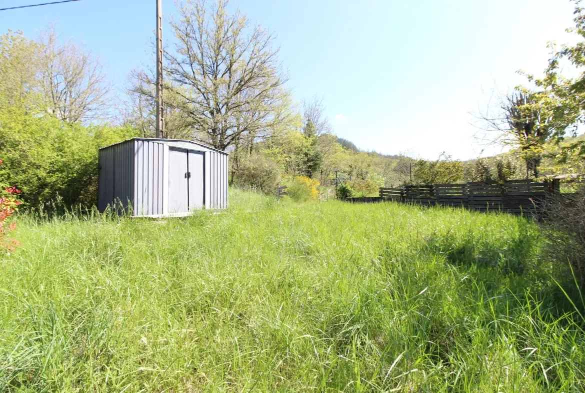 Maison en pierre de 159 m² avec jardin, terrasses et vue dégagée à Fayet 