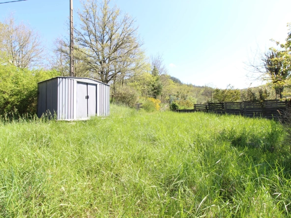 Maison en pierre de 159 m² avec jardin, terrasses et vue dégagée à Fayet 
