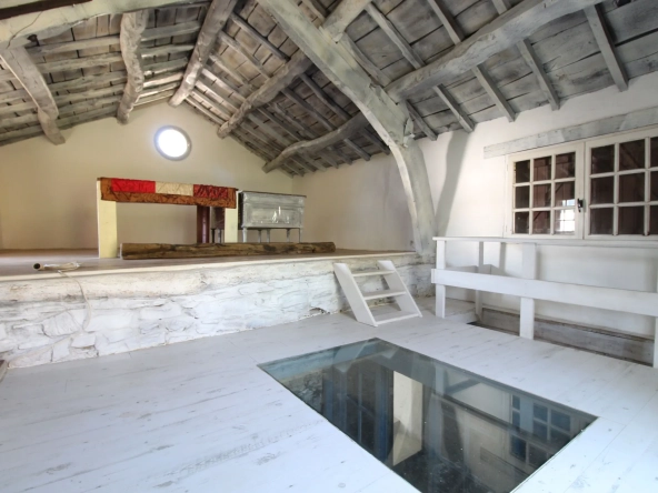Maison en pierre de 159 m² avec jardin, terrasses et vue dégagée à Fayet 
