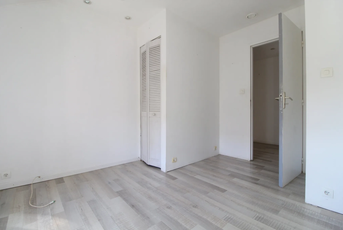 Maison en pierre de 159 m² avec jardin, terrasses et vue dégagée à Fayet 