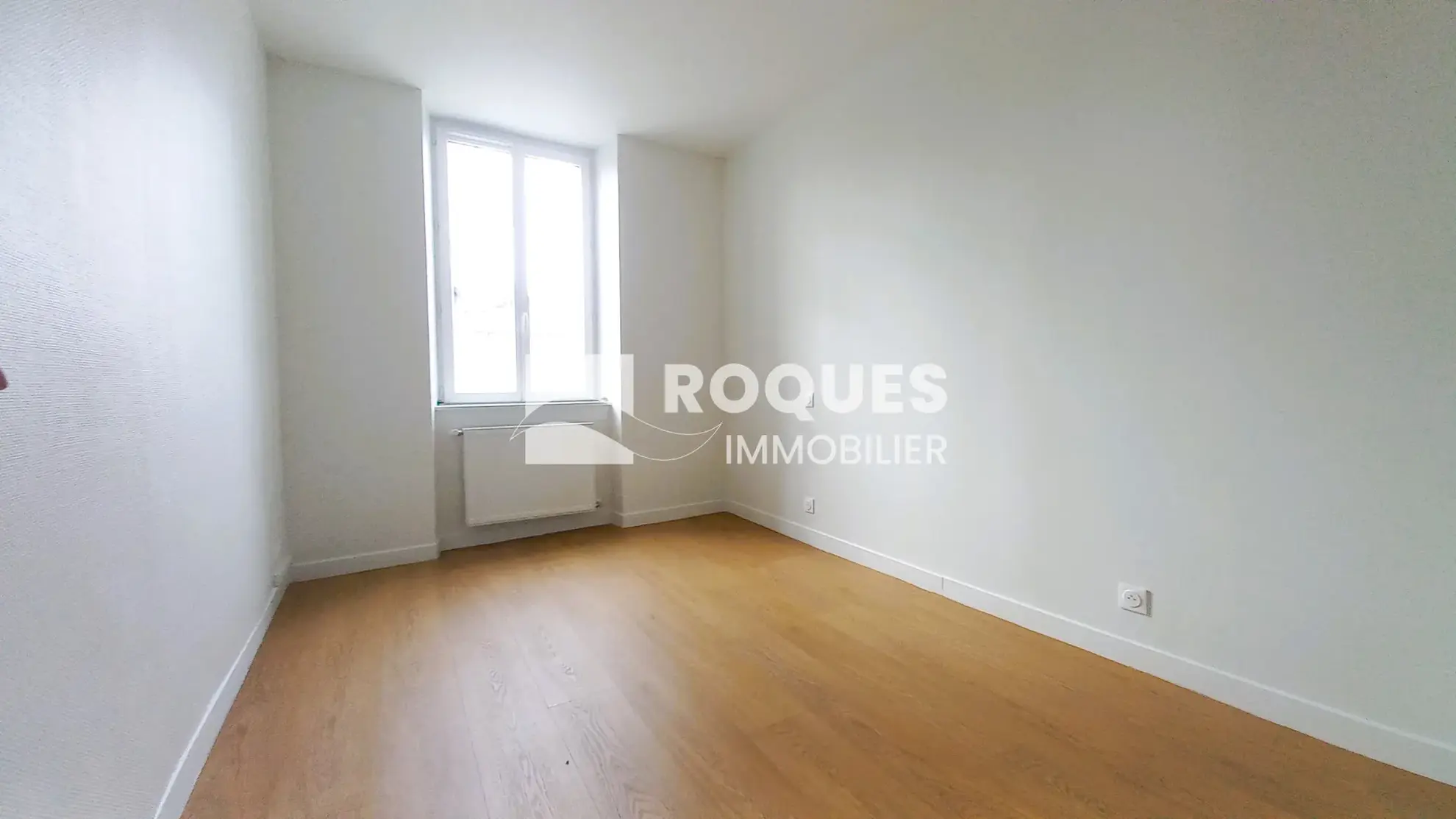 Appartement T3 rénové à Millau avec caves et galetas, situé près de la gare 