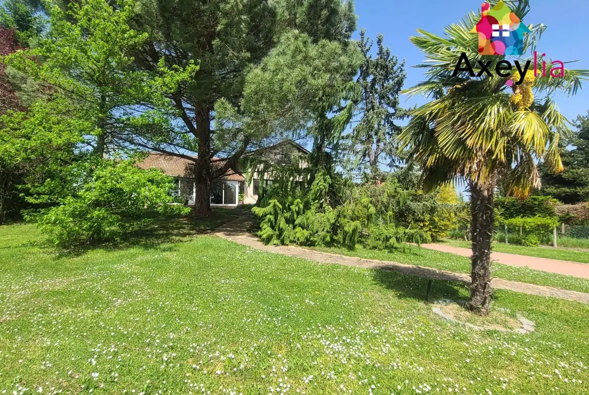 Maison 4 chambres avec grand terrain à Saint-Romain-la-Motte, proche Roanne 