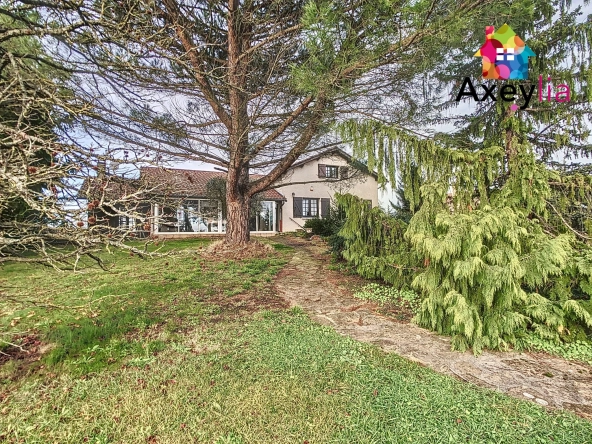 Maison à vendre à Saint-Romain-la-Motte avec 4 chambres et terrain de 2550 m²