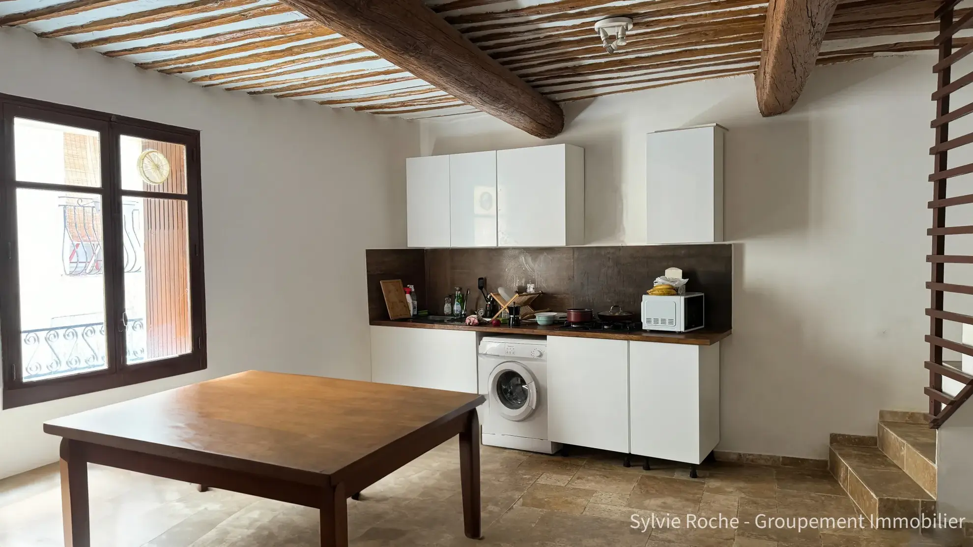 Immeuble de rapport rénové à Orange en centre-ville, 2 logements à vendre 