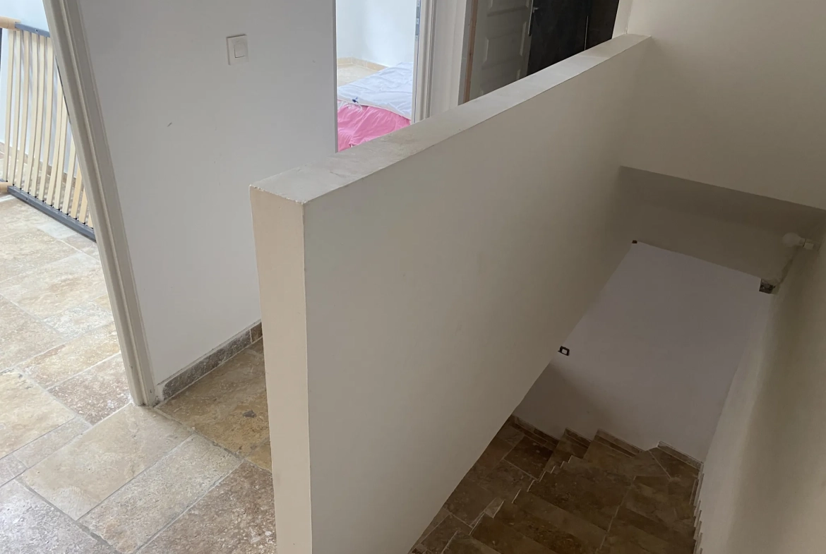 Immeuble de rapport rénové à Orange en centre-ville, 2 logements à vendre 
